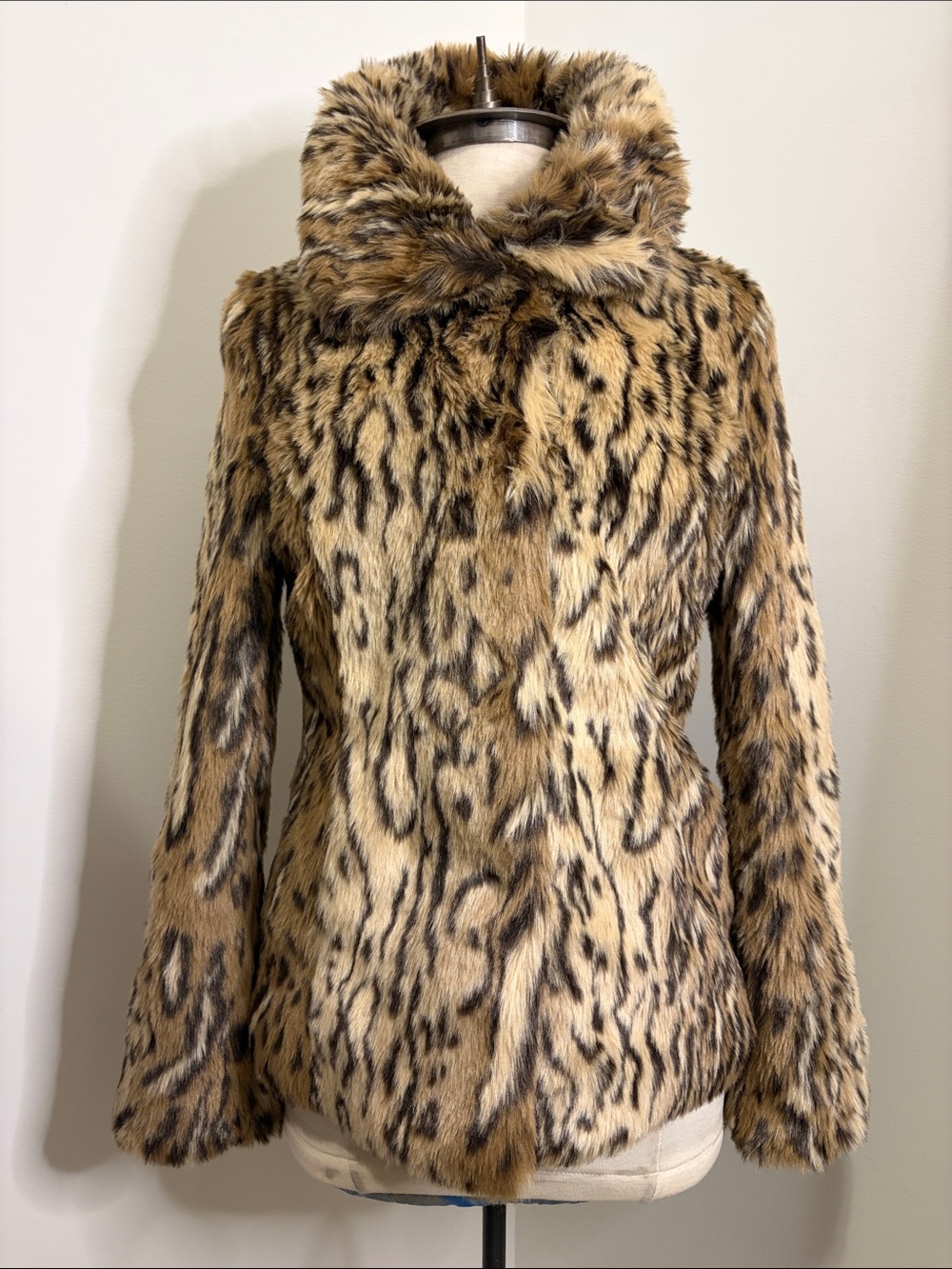 LE CHÂTEAU Faux Fur Leopard Print Statement Jacket SIZE SMALL